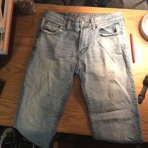 Light wash AE jeans